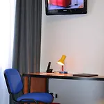 Logis De Paris - Restaurant - Patisserie Ξενοδοχείο