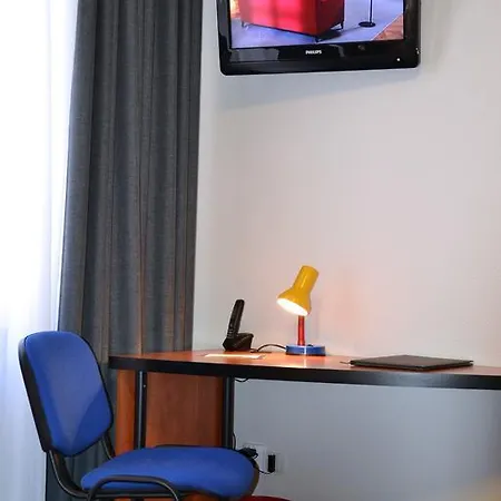 Logis De Paris Hotel