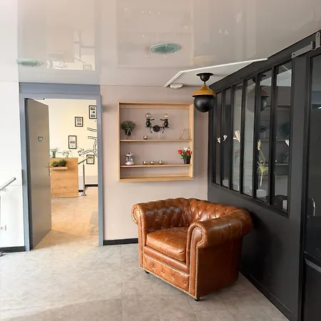 Logis De Paris - Restaurant - Patisserie Hotel