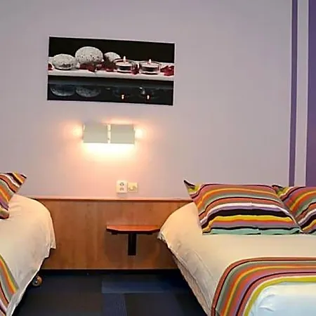 Logis De Paris - Restaurant - Patisserie Hotel