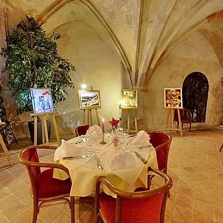 Logis De Paris - Restaurant - Patisserie Hotel