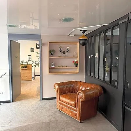 Logis De Paris - Restaurant - Patisserie Hotel