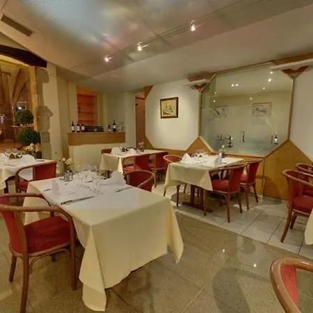 Logis De Paris Hotel 3*