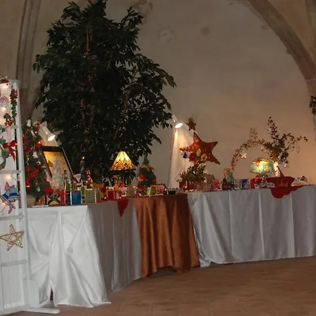 Logis De Paris 3*