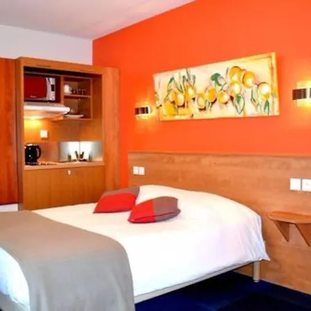 Hotel Logis De Paris 3*