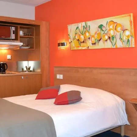 Hotel Logis De Paris - Restaurant - Patisserie 3*