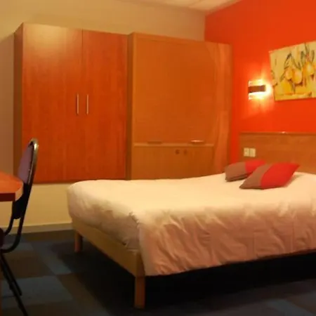 Logis De Paris Hotel 3*