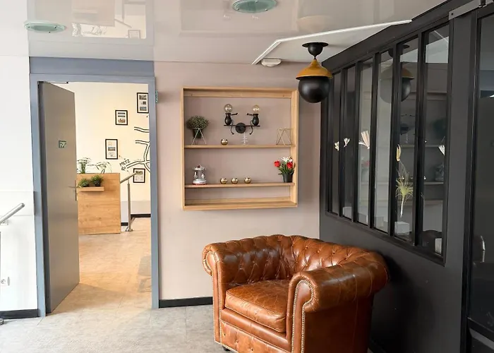 Logis De Paris - Restaurant - Patisserie Hotel