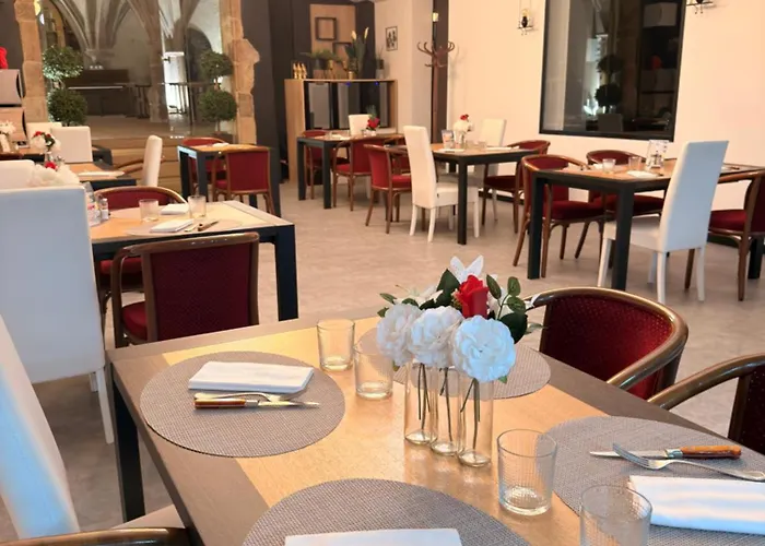 Hotel Logis De Paris - Restaurant - Patisserie 3*